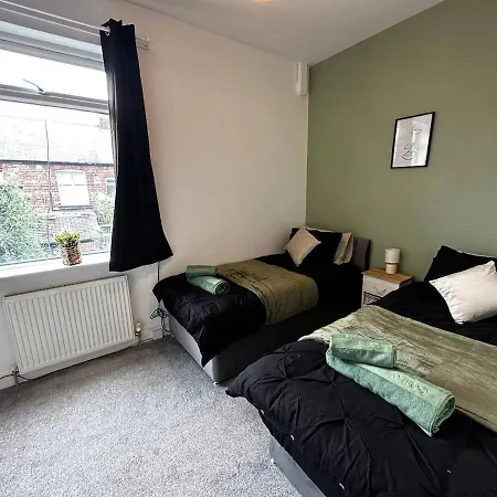 3br House Contractor Hospital Uni Manchester