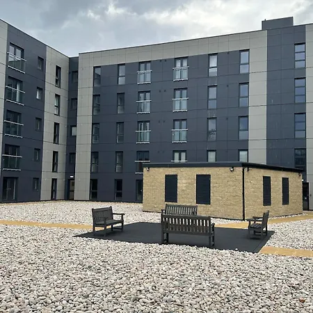 아파트 With Free Parking In Greater *