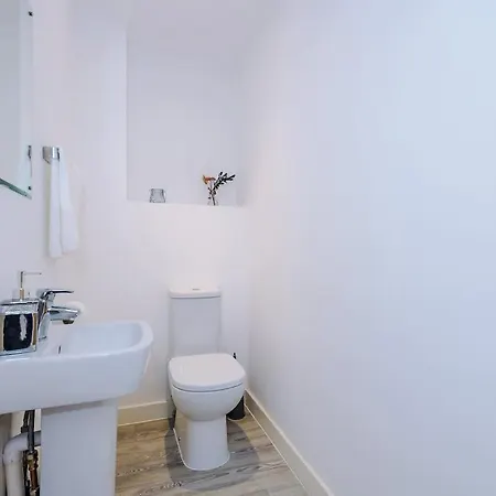 Apartamento 2br Chic And Stylish In Salford, Wifi, Kitchen, Parking With View Mánchester
