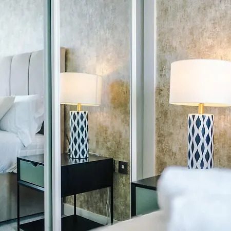 2br Chic And Stylish In Salford, Wifi, Kitchen, Parking With View 公寓 曼彻斯特