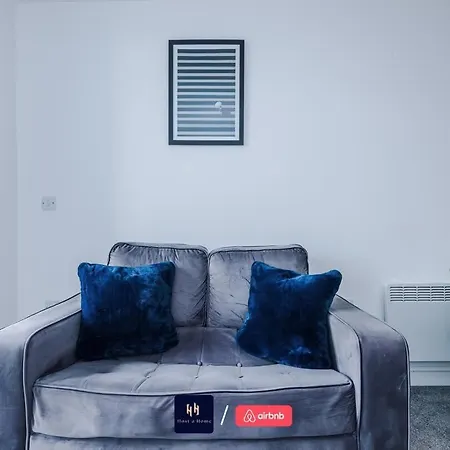 Elegant 1br In Salford, Balcony, Wifi, Kitchen Μάντσεστερ