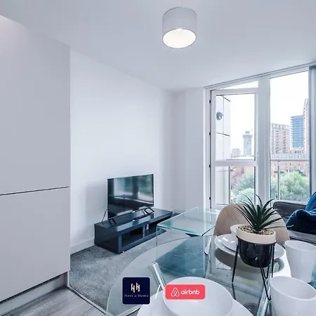 Elegant 1br In Salford, Balcony, Wifi, Kitchen Διαμέρισμα Μάντσεστερ