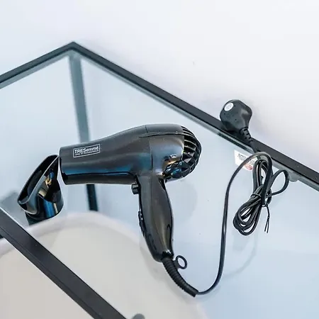 Spacious 4br House, Sleeps 8, Parking, Full Kitchen, Ideal For Groups, Family, Contractors Mánchester