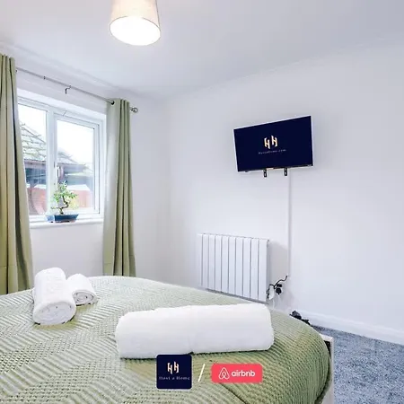 Comfy 1br In Salford, Kitchen, Wifi And Parking 曼彻斯特
