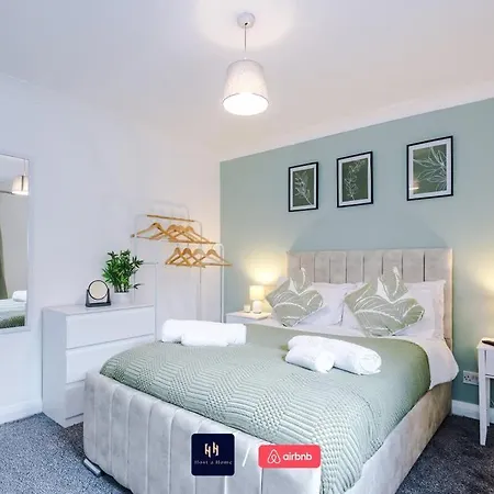 Comfy 1br In Salford, Kitchen, Wifi And Parking 公寓 *