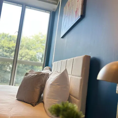 Spacious - Parking - Next To Ao Arena - Local Attraction&transport Links Mánchester