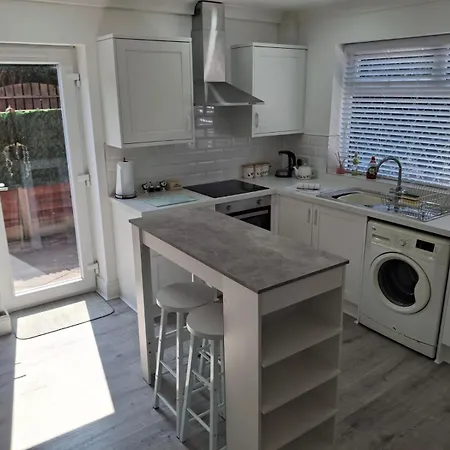 Cosy 2-bed House In *