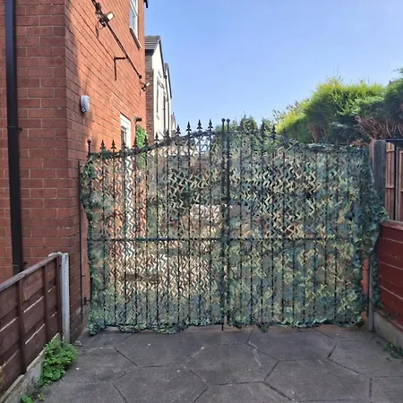 Cosy 2-bed House In 펜션