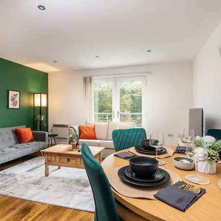 Stylish 2Br Flat - Walk To Old Trafford - Free Parking Apartmán *