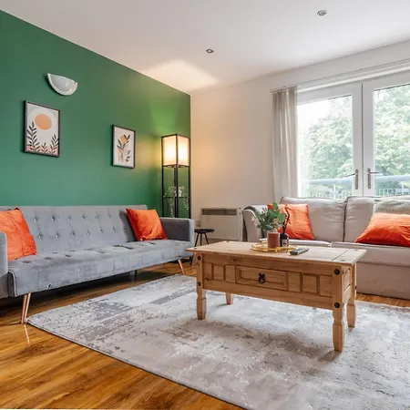 Stylish 2br Flat - Walk To Old Trafford - Free Parking Апартаменты