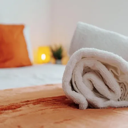 2 Bedroom Flat Near Old Trafford