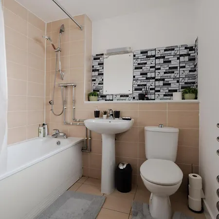 Stylish 2br Flat - Walk To Old Trafford - Free Parking Manchester