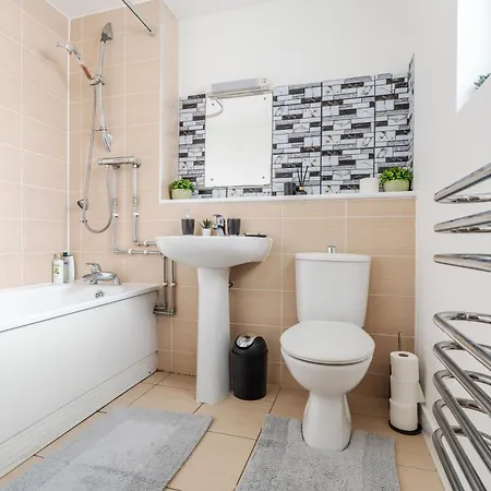 Апартаменты Stylish 2br Flat - Walk To Old Trafford - Free Parking Манчестер