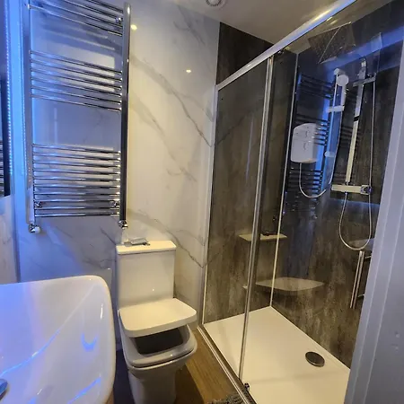 Luxury Free Wifi Old Trafford Homestay