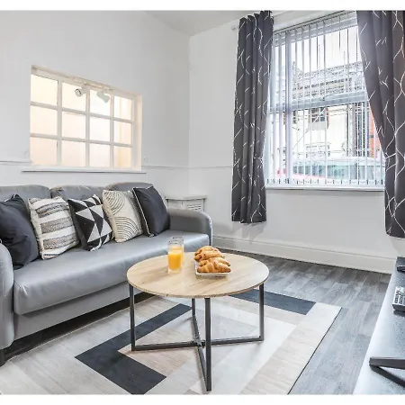 Modern 3bd House - Free Parking - Fast Wifi