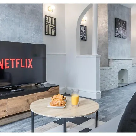 Modern 3bd House - Free Parking - Fast Wifi Διαμέρισμα