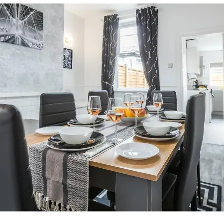 Διαμέρισμα Modern 3bd House - Free Parking - Fast Wifi *