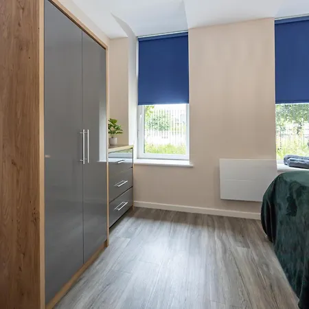 Salford - 1 Bed - Free Parking - Fast Wi Fi By Av Hughes מנצ'סטר