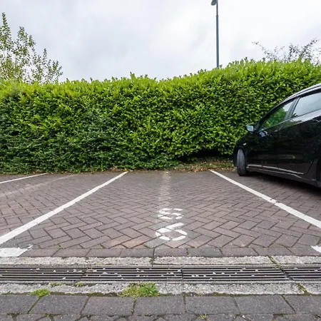 1-bed Free Parking By Av Hughes Daire Manchester