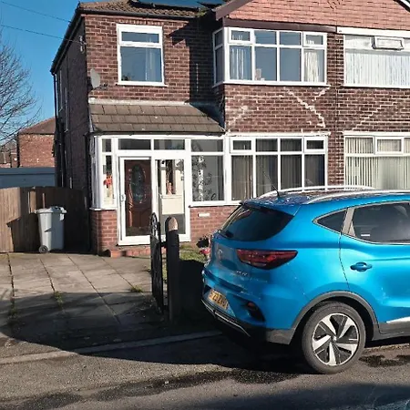 Single Sunny Stretford Homestay Manchester