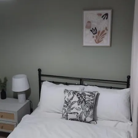 Holiday home Chic 4bd Abode - Free Parking - Snooker *