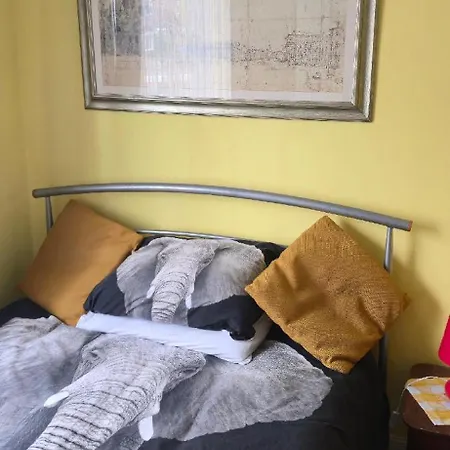 Stretford Single Bright Homestay *