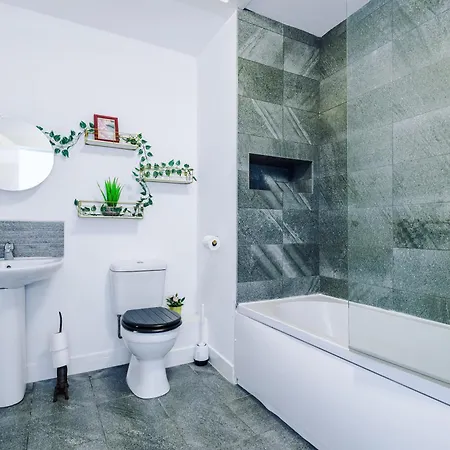 Apartman Large Salford -free Parking *