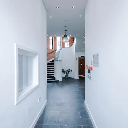 Large Salford -free Parking 公寓 *