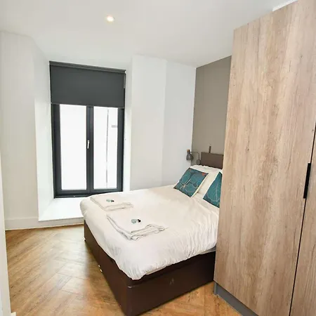 Spacious 2bed Flat W Security