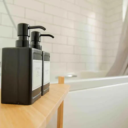 S Veranda - Near Lidl & Bus -4 Bed 6 Sleep *