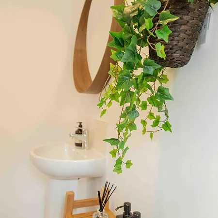 S Veranda - Near Lidl & Bus -4 Bed 6 Sleep Nyaraló *