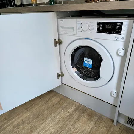 Orbit Modern 2 Bed 2 Bath Centre