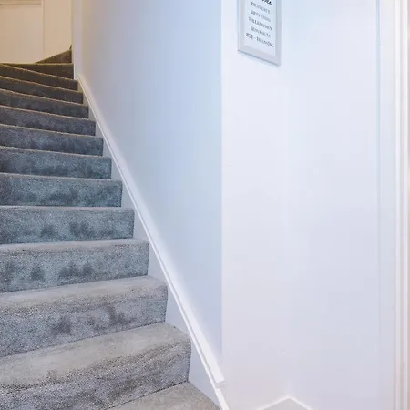 דירה Duplex In Salford, 2br&2ba, Full Kitchen מנצ'סטר