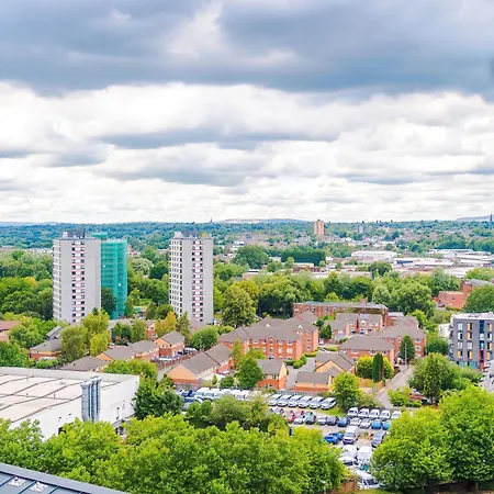 Duplex In Salford, 2br&2ba, Full Kitchen *