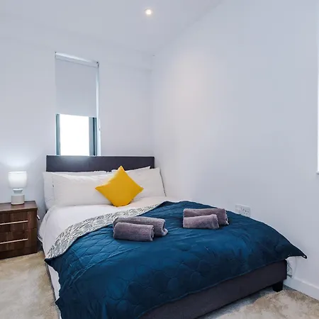 Duplex In Salford, 2br&2ba, Full Kitchen דירה מנצ'סטר