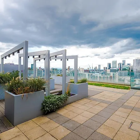דירה Duplex In Salford, 2br&2ba, Full Kitchen מנצ'סטר
