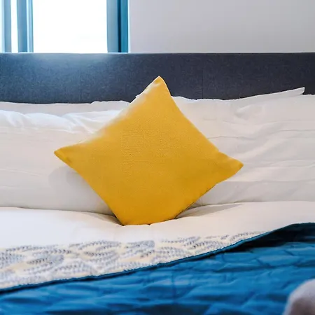 アパート Duplex In Salford, 2br&2ba, Full Kitchen