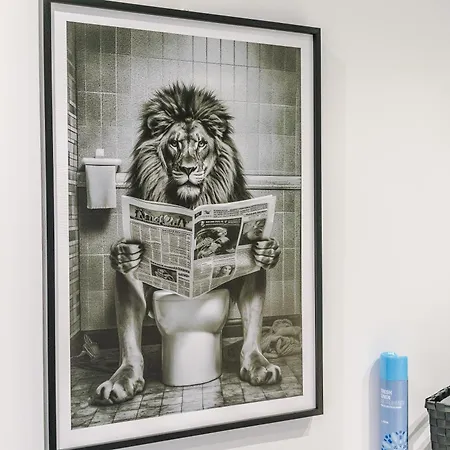 Duplex In Salford, 2br&2ba, Full Kitchen