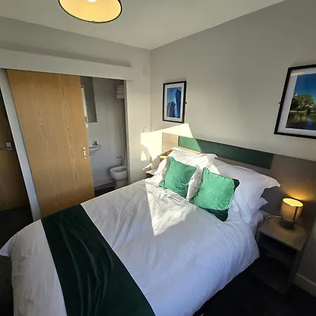 Prime Breaks Гостевой дом Манчестер