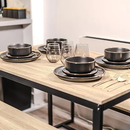 The Modern 1br Near Etihad Stadium & Coop Live