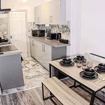Daire The Modern 1br Near Etihad Stadium & Coop Live *