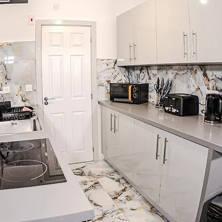 Modern 1 Bed Near Etihad Stadium & Coop Live Apartment Manchester