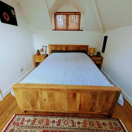 Detached House With Gated Parking In Whalley Range, Near Centre *