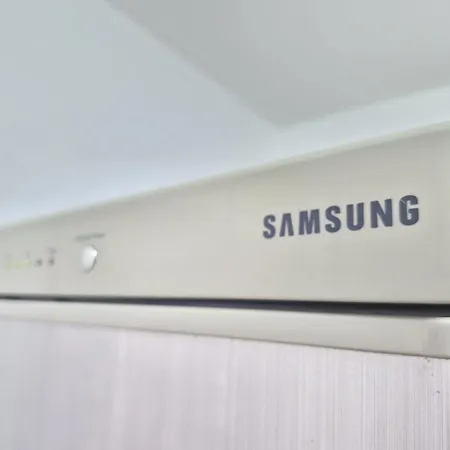 Apartamento Elite Service 5min To Tram, Direct To Manchester, 5 Min Drive To High Street & M60 J17