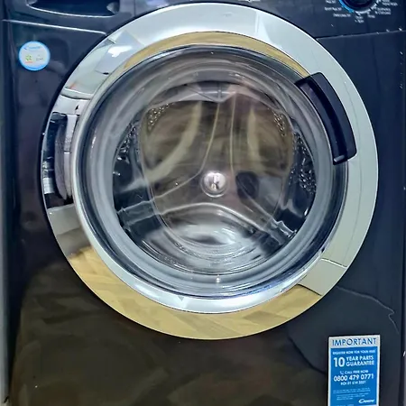 Elite Service 5min To Tram, Direct To Manchester, 5 Min Drive To High Street & M60 J17 * Mánchester