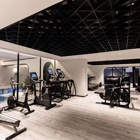 アパート Luxe In M1 With Pool, Gym &