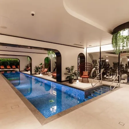 Luxe In M1 With Pool, Gym & マンチェスター