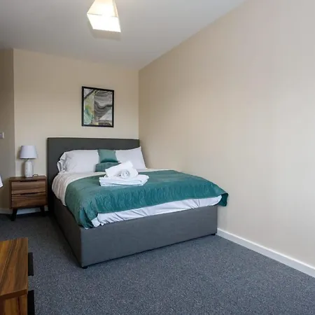 Contemporary & Bright 2 Bed *