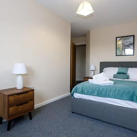 Contemporary & Bright 2 Bed Apartament *