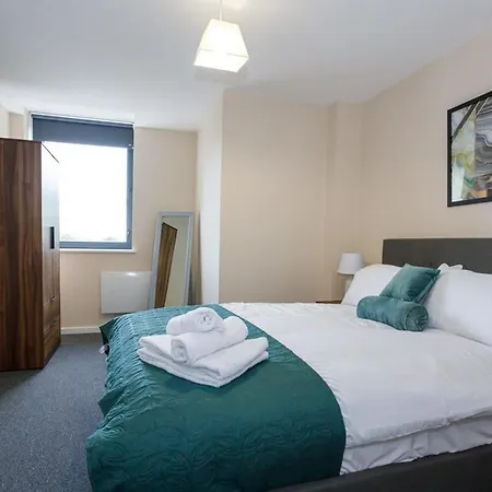Апартаменты Contemporary & Bright 2 Bed *
